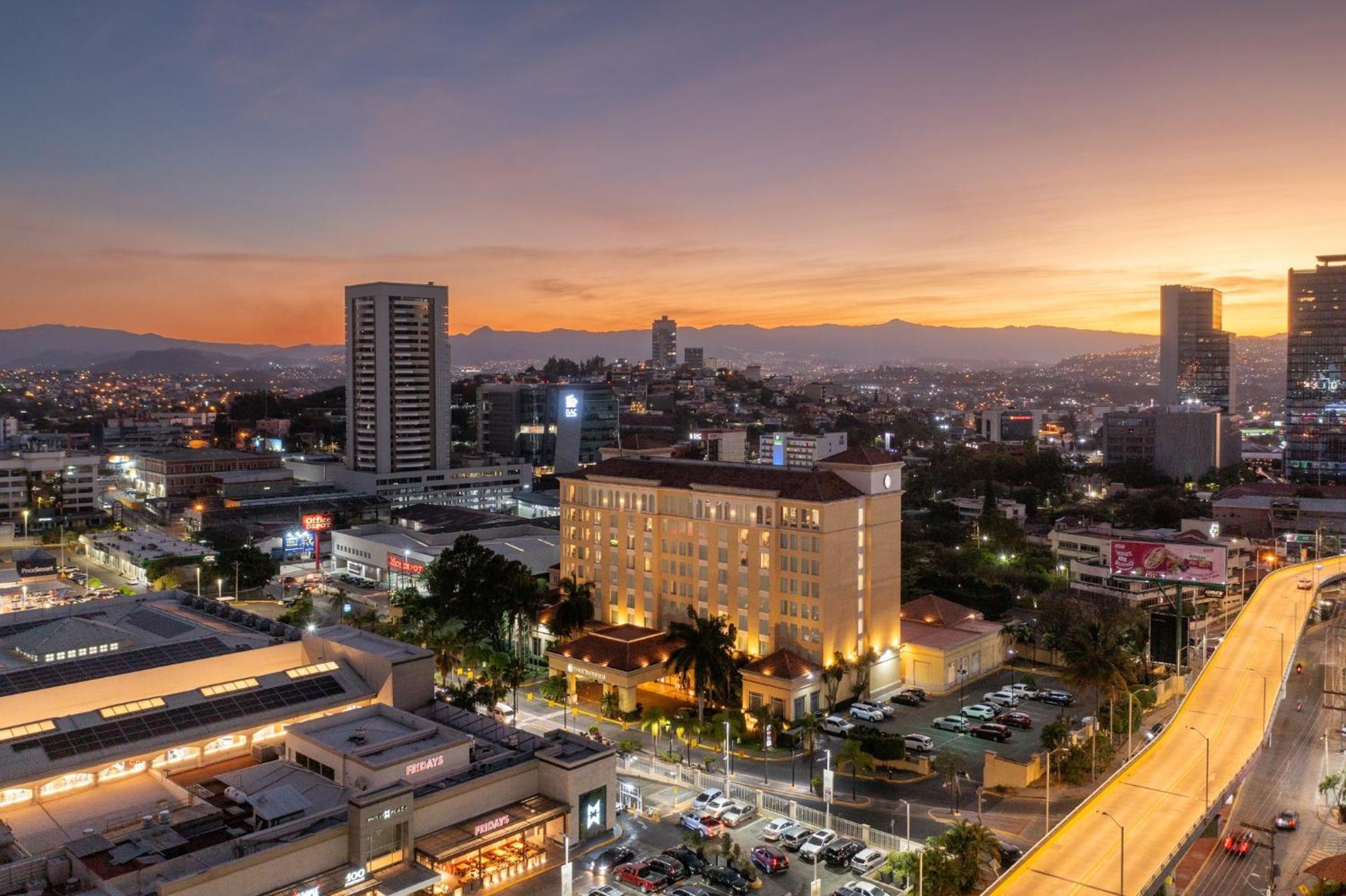 Intercontinental Tegucigalpa At Multiplaza Mall By Ihg Εξωτερικό φωτογραφία