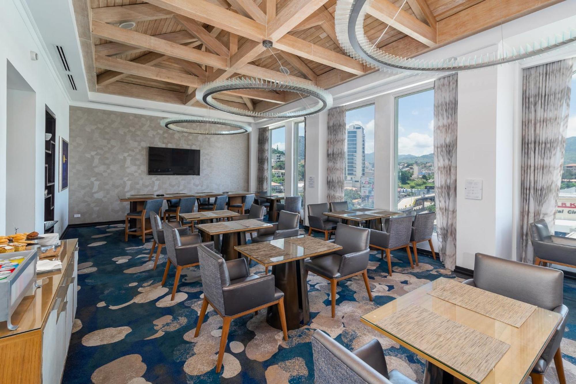 Intercontinental Tegucigalpa At Multiplaza Mall By Ihg Εξωτερικό φωτογραφία
