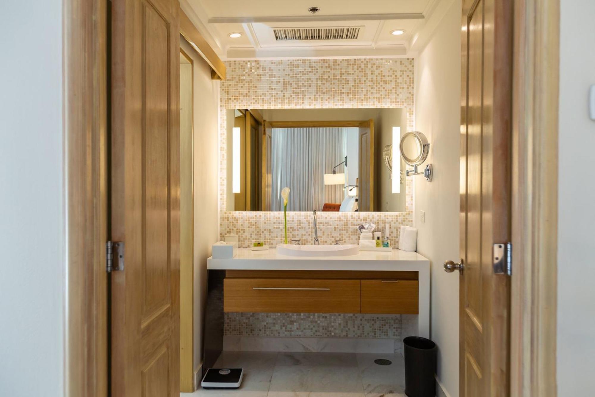 Intercontinental Tegucigalpa At Multiplaza Mall By Ihg Εξωτερικό φωτογραφία